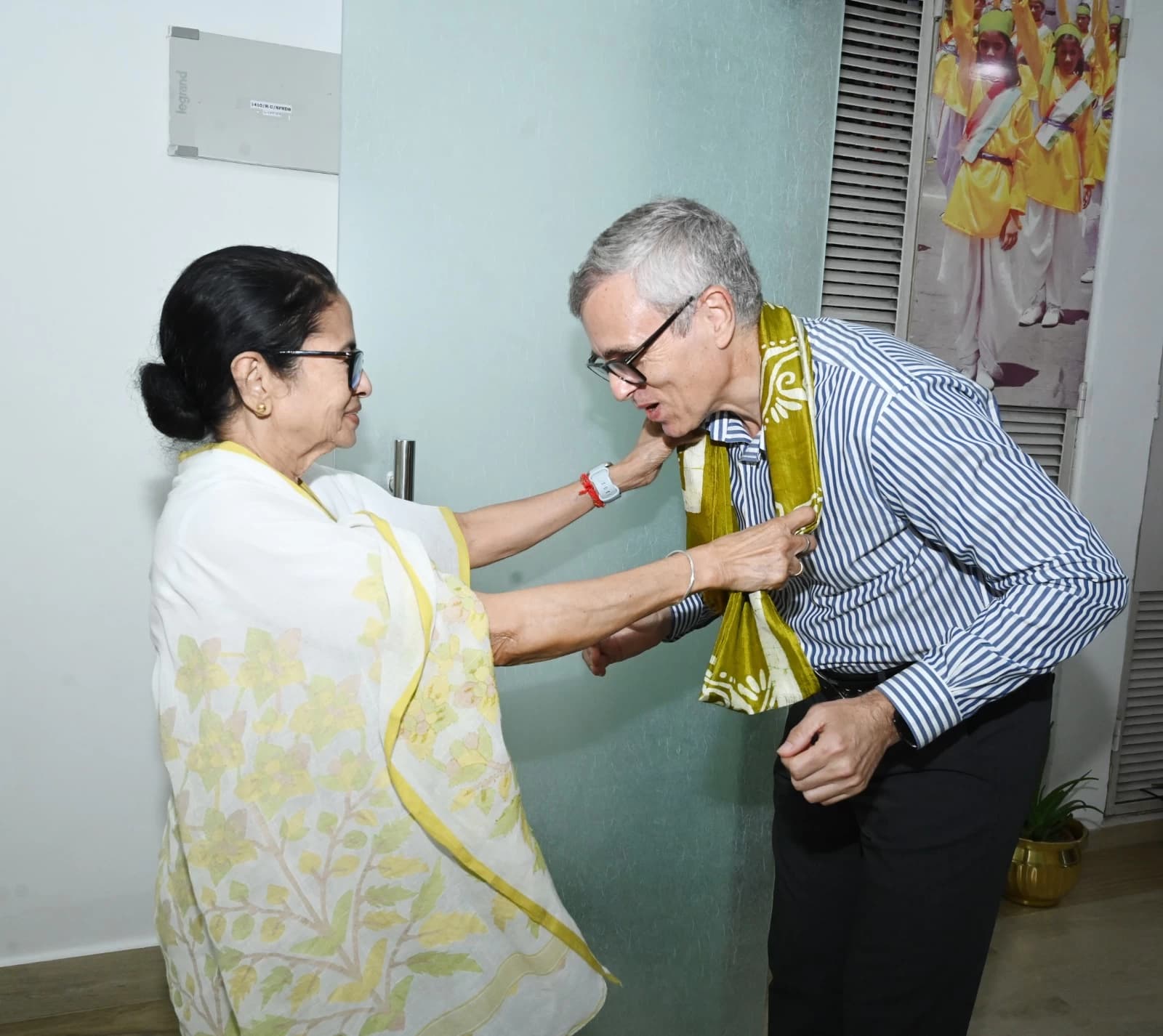 I Love Kashmir, Says Mamata Banerjee After Meeting Omar Abdullah