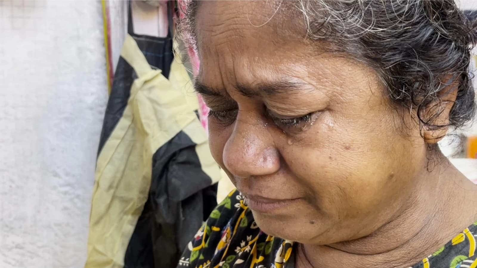 Gariahat Hawkers Crushed by Kolkata Cloudburst Losses: “This Has Broken My Spine”