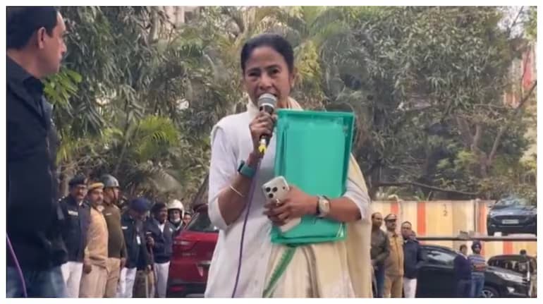 Mamata Banerjee Files FIR Against ED After I-PAC Raids, Claims TMC Political Data Stolen