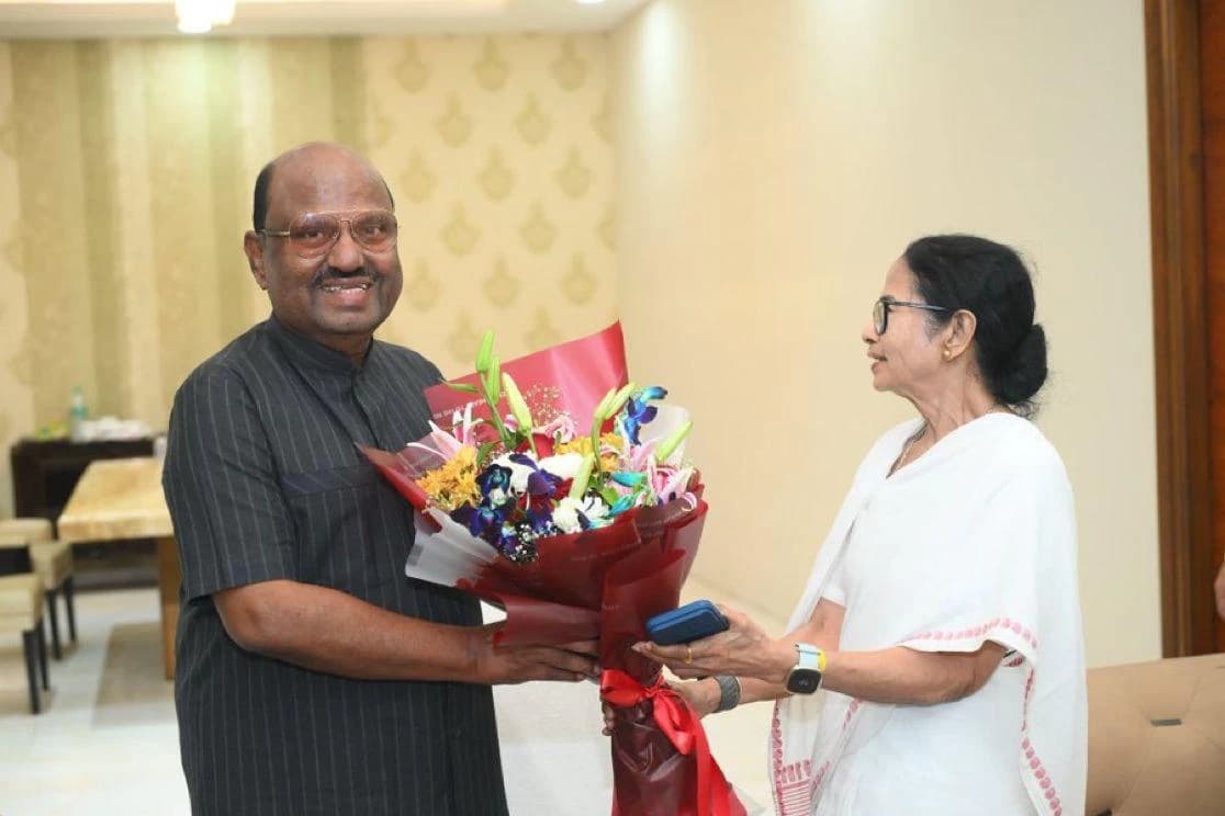 Mamata Banerjee Meets Outgoing Governor CV Bose, Calls His Resignation An 'Ouster Designed By Political Conspiracy'