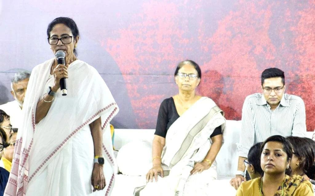 After 5 Days Mamata Banerjee Calls Off Dharna Against ‘Unplanned SIR’, Hails SC Verdict As People’s Victory