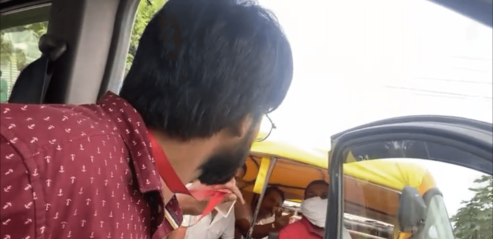 "Are you Hindu or Muslim"- Journalist reporting on Gurugram was asked, his reporting stopped by miscreants