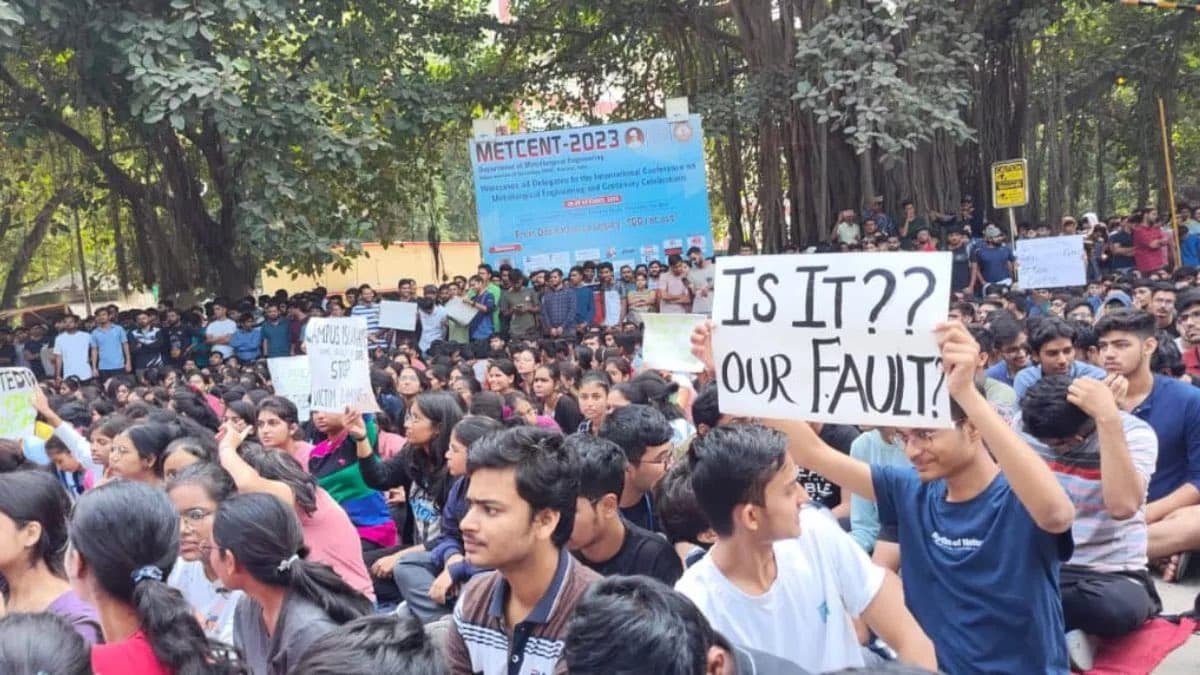 Students of IIT-BHU hit the streets after female student ambushed by men, disrobed and forcibly kissed