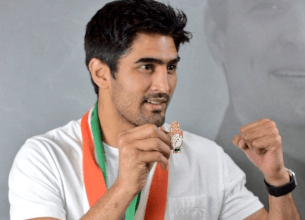 "The whole sports industry is disappointed”: Olympian Vijender Singh extends his support to Sakshi Malik over WFI President’s appointment
