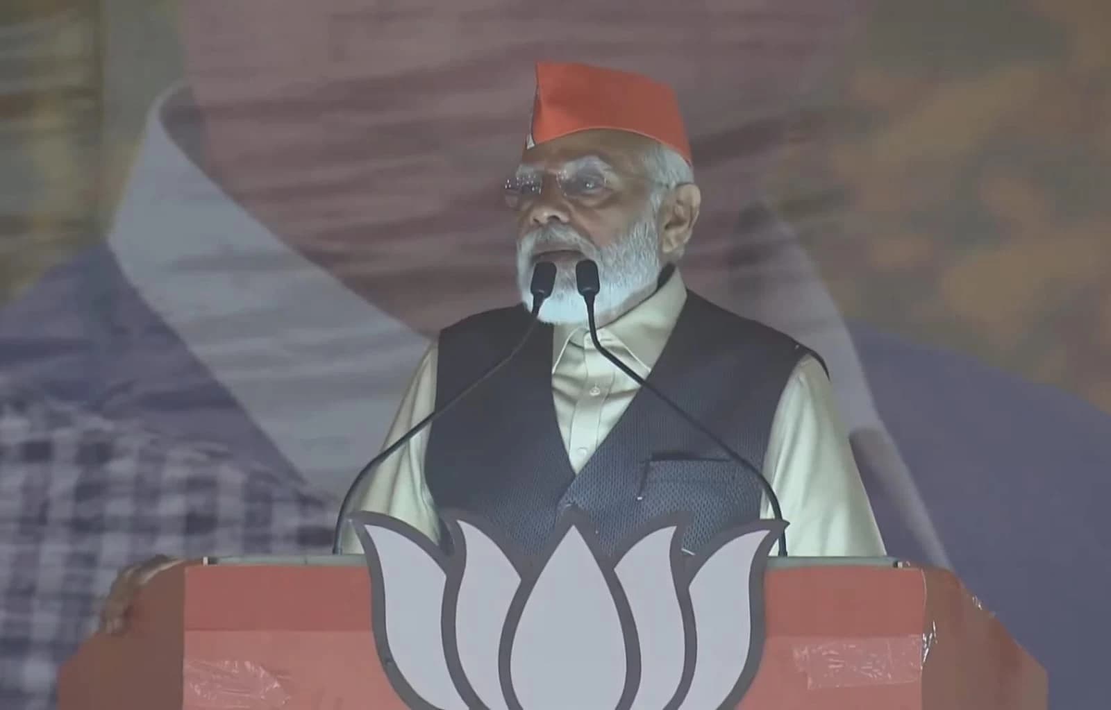 "TMC has siphoned off your wages": PM Modi hits out at Trinamool Congress Over MNREGA Funds