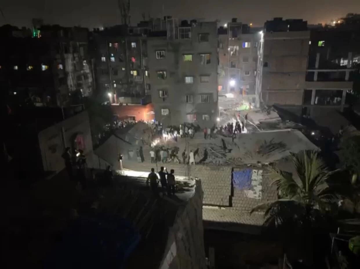 2 dead in Kolkata building collapse, Govt announces compensation