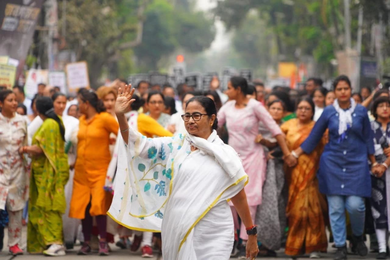 Mamata rebuts Modi’s Sandeshkhali jibe, calls for a “People’s Tornado” against BJP
