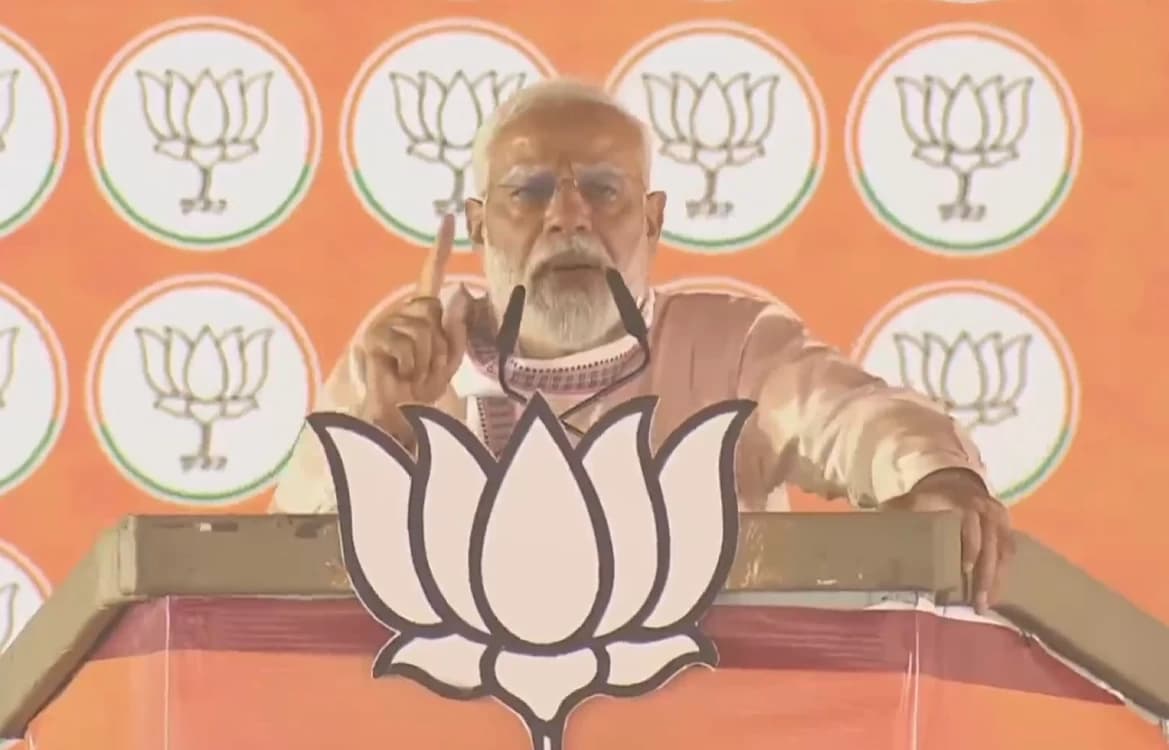 "The Congress is dying here and Pakistanis are crying”: PM Modi Slams Rahul Gandhi, Alleges Pakistan's Preference for Congress "Shehzada"