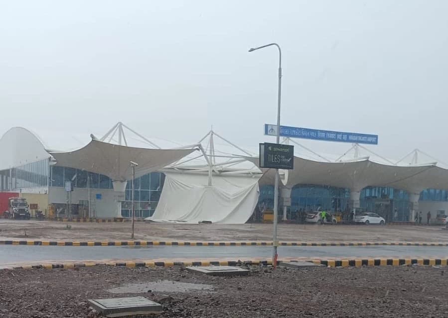 Canopy outside Rajkot Airport collapses a day after Delhi Airport roof collapsed amidst heavy rainfall