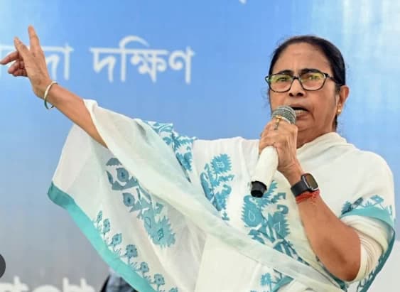 “INDIA didn’t stake claim today but that doesn’t mean we won’t tomorrow…” Mamata Banerjee warns anything can happen soon to an “illegal and unstable” Modi Govt