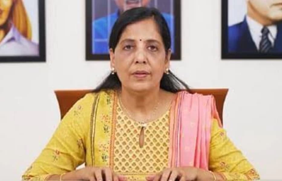 Delhi High Court Directs Sunita Kejriwal to Delete Video of Arvind Kejriwal Addressing Court