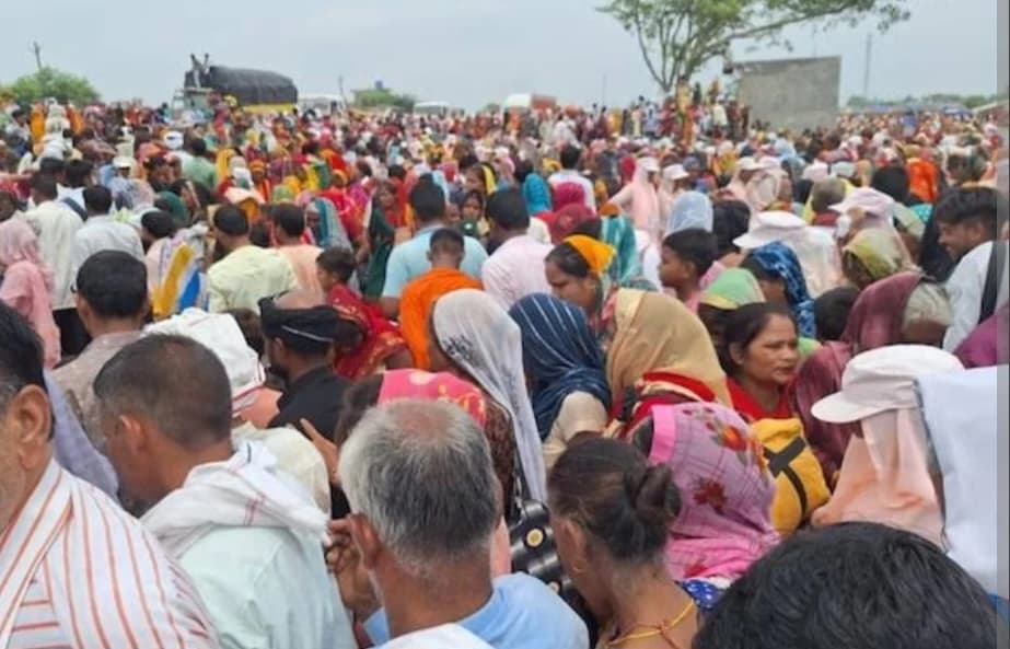 Hathras Stampede: 6 district officials suspended by Yogi Govt even as ‘Bhole Baba’ stays incognito