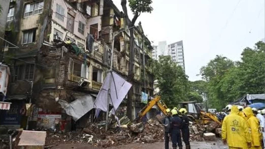Woman Killed, Others Injured in Building Collapse at Mumbai's Grant Road amid Heavy Rainfall