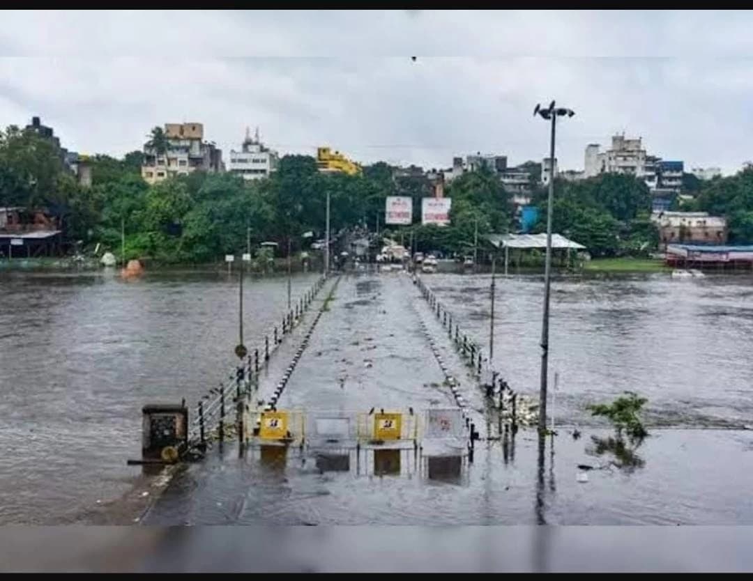 Monsoon Havoc in Maharashtra: Pune Floods Claim 4 Lives; Army, Air Force on Alert, Mumbai Braces for Heavy Rain
