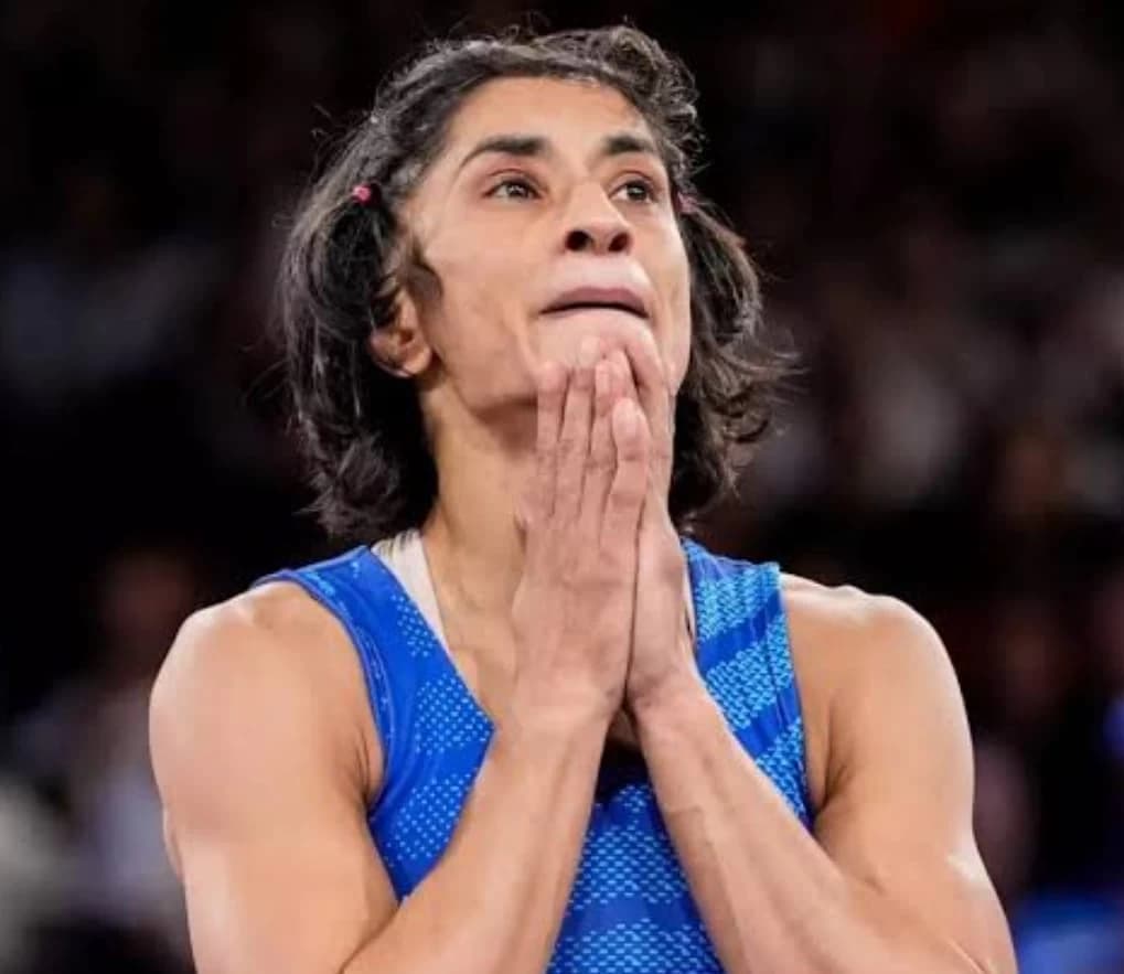 "My courage is all broken...": Vinesh Phogat Bids Farewell to the Sport after Paris Olympics Disqualification