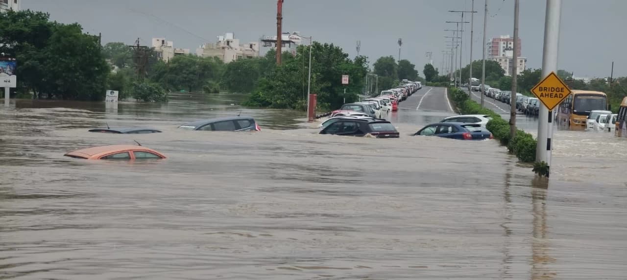 Gujarat Floods Claim 28 Lives; 17,800 Evacuated Amid Heavy Rainfall