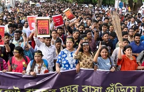 Junior Doctors Reject Talks With Govt, Protest in Kolkata Continues Despite Supreme Court Deadline; Demonstration shifts to ’Swasthya Bhavan’