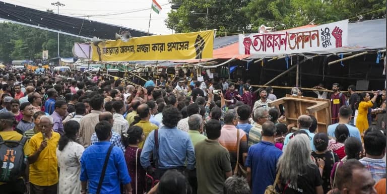 "Complete strike if demands are not met...": West Bengal Junior and Senior Doctors Issue Ultimatum to CM Mamata Banerjee