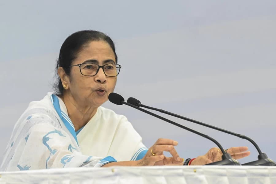 Mamata Banerjee Criticizes Modi  Government’s Waqf Bill, Calls It Anti-Federal and Anti-Secular