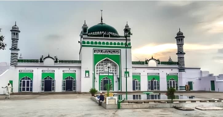 “Peace and harmony must be ensured…”: Supreme Court Intervenes in Sambhal Mosque Dispute, Directs Mosque Committee to Approach Allahabad HC; Restrains Local Court's Survey Order