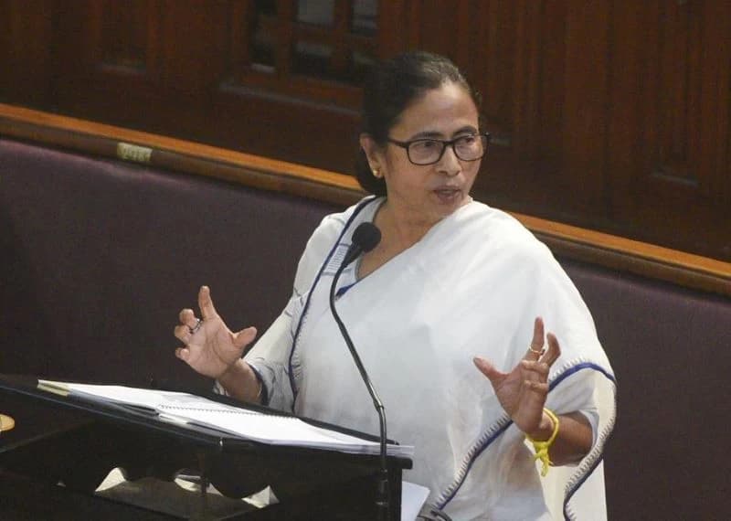 “Not sitting with Lollipops” Mamata Banerjee Hits Back at Bangladesh Retd Army-Men’s Provocative Threats of Kolkata Capture