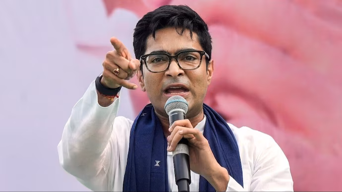“I am not a Beimaan…”: Abhishek Banerjee Denies Plans to Form New Party Ahead of 2026 Elections, Vows Loyalty to Mamata Banerjee