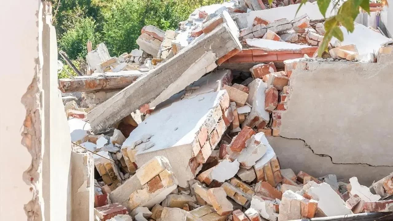 Maharashtra: Kalyan Building Slab Collapse Kills Six, Owner Arrested for Unauthorised Work