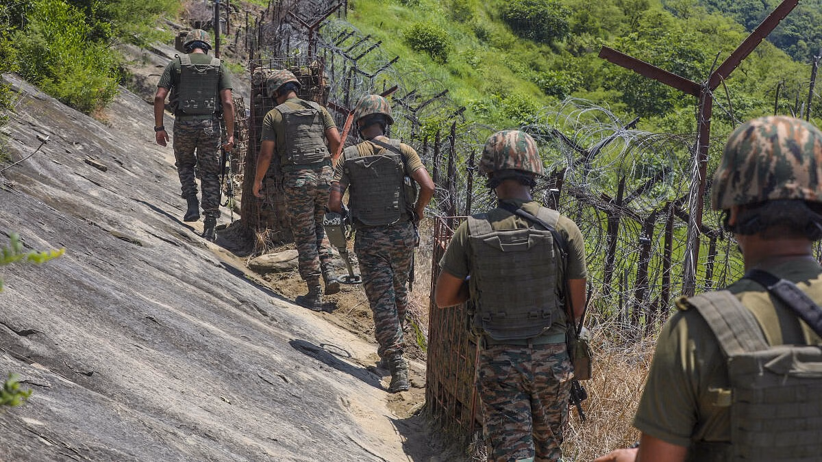 Pakistan Army Continues Ceasefire Violations along LoC; India Responds and Issues Warning