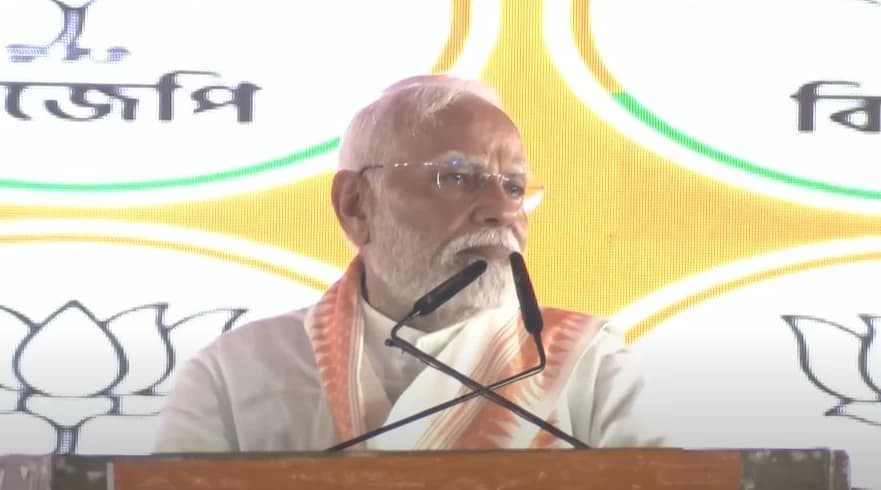 “Bengal needs BJP’s double engine…”: PM Modi Tears into TMC, cites “Complete Lawlessness” Under Mamata Govt