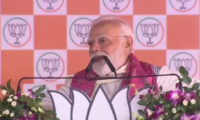 PM Modi Targets RJD’s ‘Jungle Raj’ in Araria Rally, Urges High Voter Turnout in Bihar