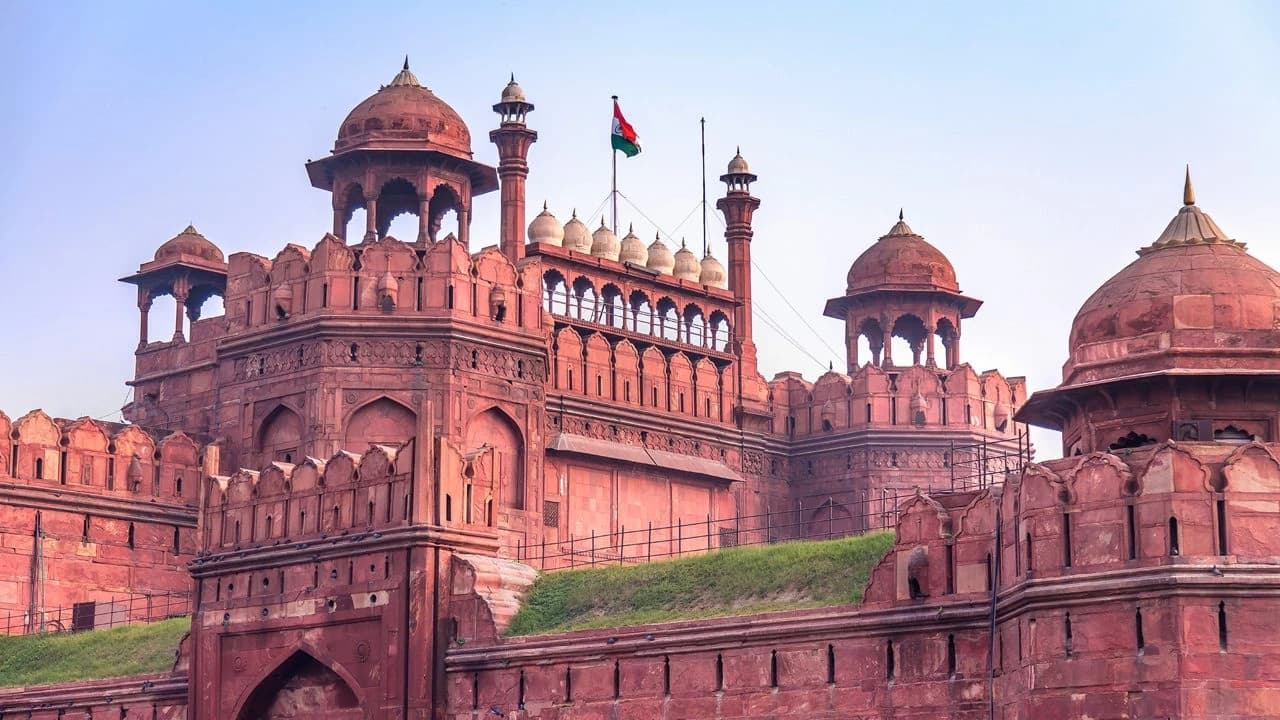 Delhi on High Alert After Car Blast; Red Fort Closed Till Nov 13, Metro Station Shut Down for Probe