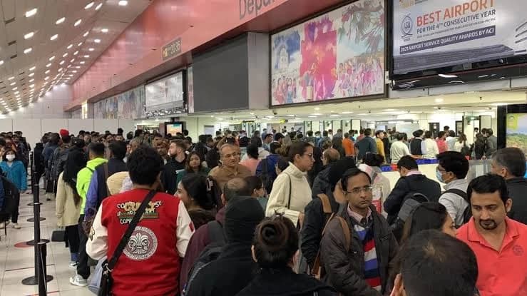 Technical Glitch at Delhi Airport Delays 800 Flights; Operations Resume, Probe Underway