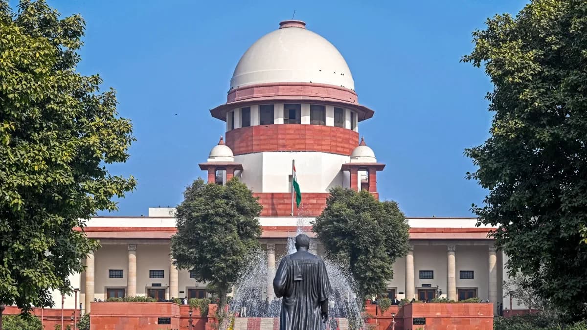 Supreme Court Refuses Adjournment in ED–West Bengal Dispute Over I-PAC Raid, Says Court Cannot Be Directed by Parties