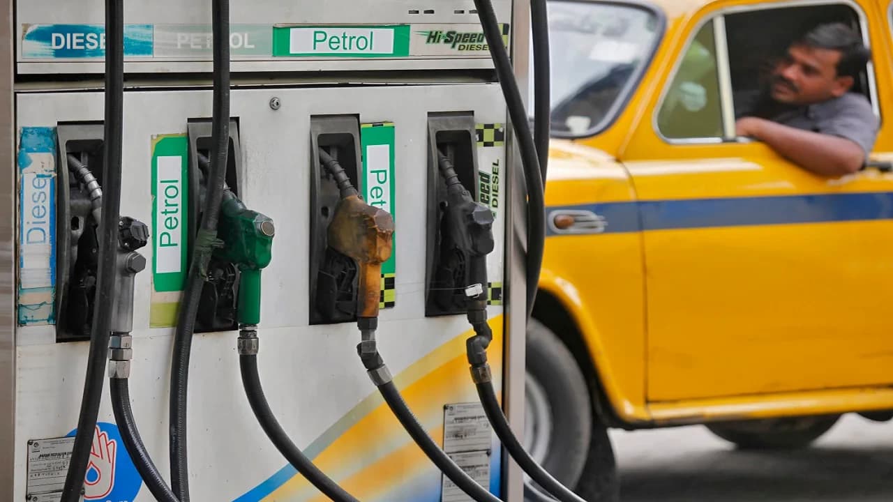 India Cuts Fuel Duty by ₹10 as Global Oil Prices Surge Amid West Asia Tensions