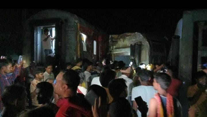 Commissioner of Railway Safety to probe into the North East Express derailment