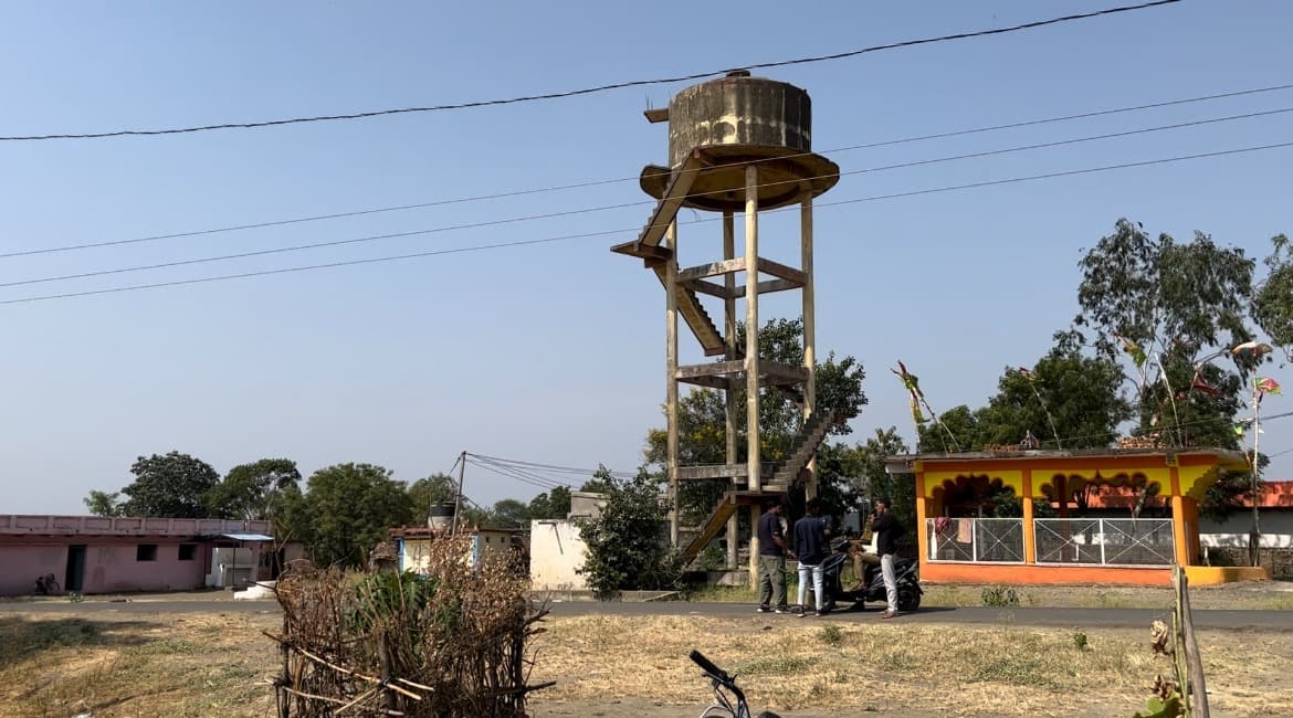 Patlawadiya- A ‘thirsty’ village in Madhya Pradesh with two water tanks but not a drop to drink