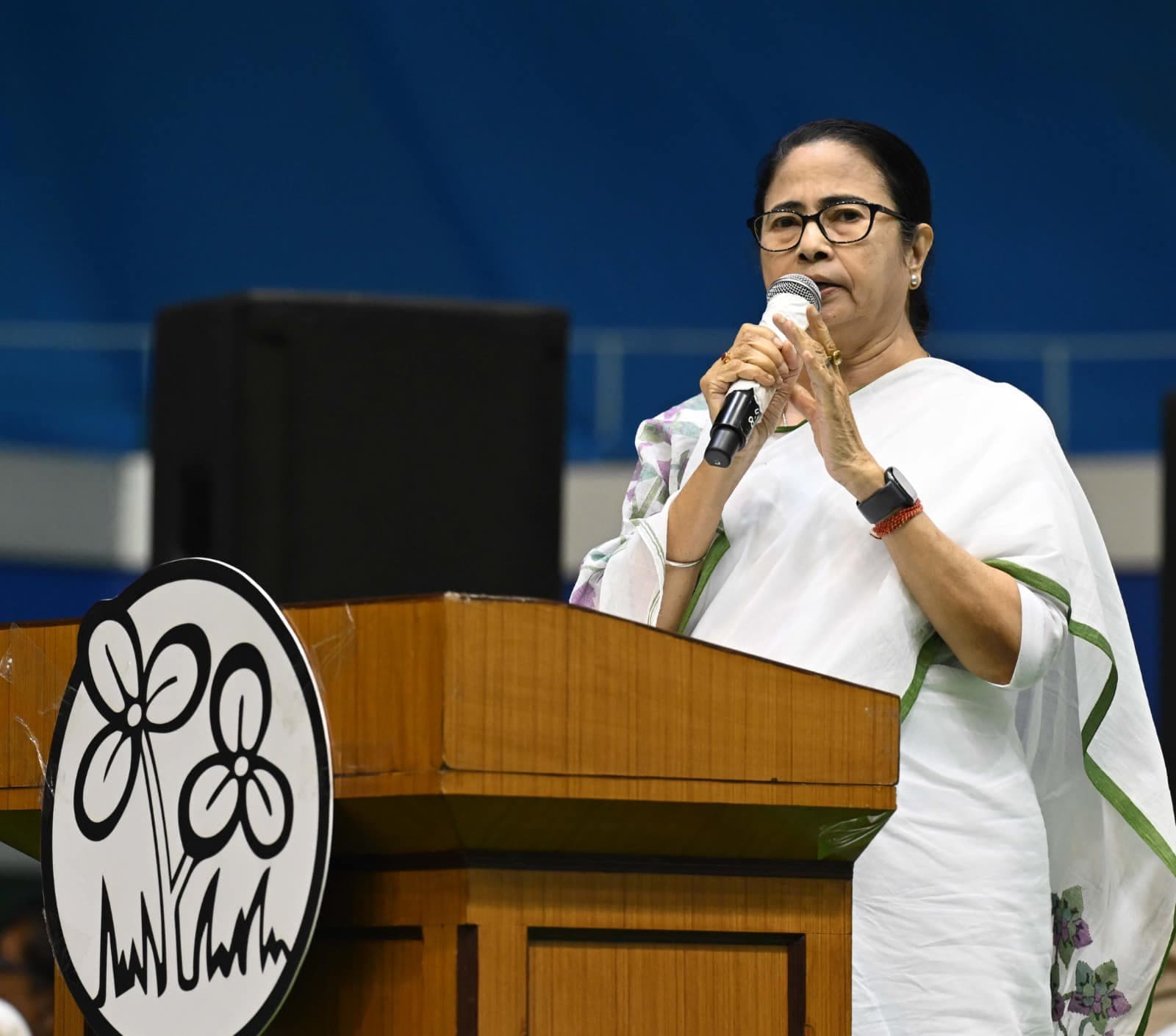 “The party stands with Mahua….” Mamata Banerjee condemns Moitra's expulsion, calls it BJP's 'vendetta politics'