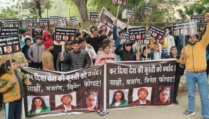 'UWW save our wrestling from these 3 wrestlers': Wrestlers protest year-long career setback, blame Malik, Punia and Phogat