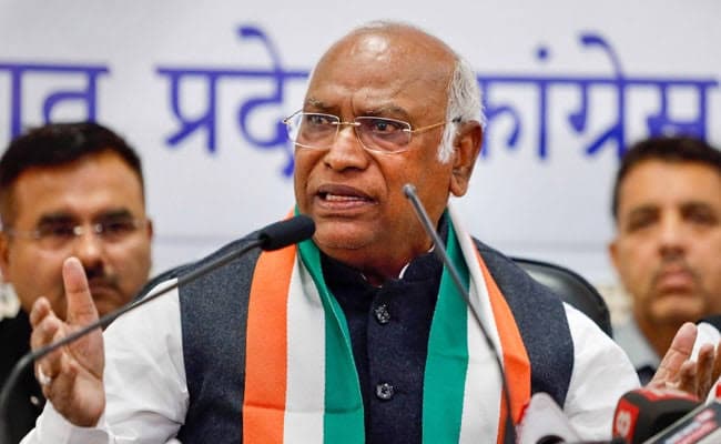 Mallikarjun Kharge takes the helm as Chairperson of the INDIA alliance