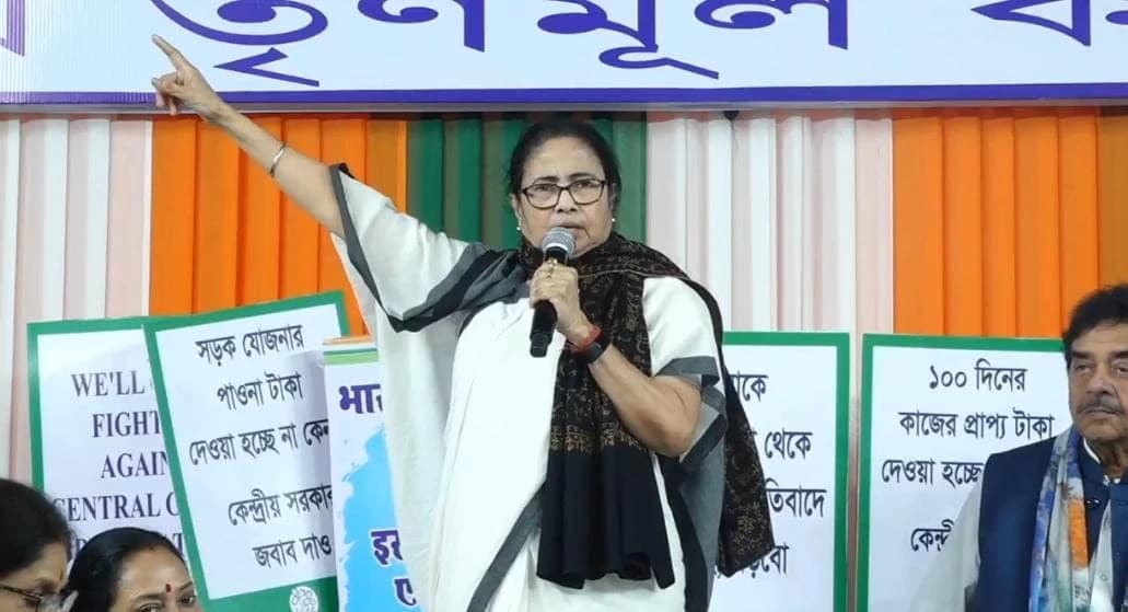 “Not even 40…”: Mamata Banerjee ‘REJECTS’ Congress in Bengal