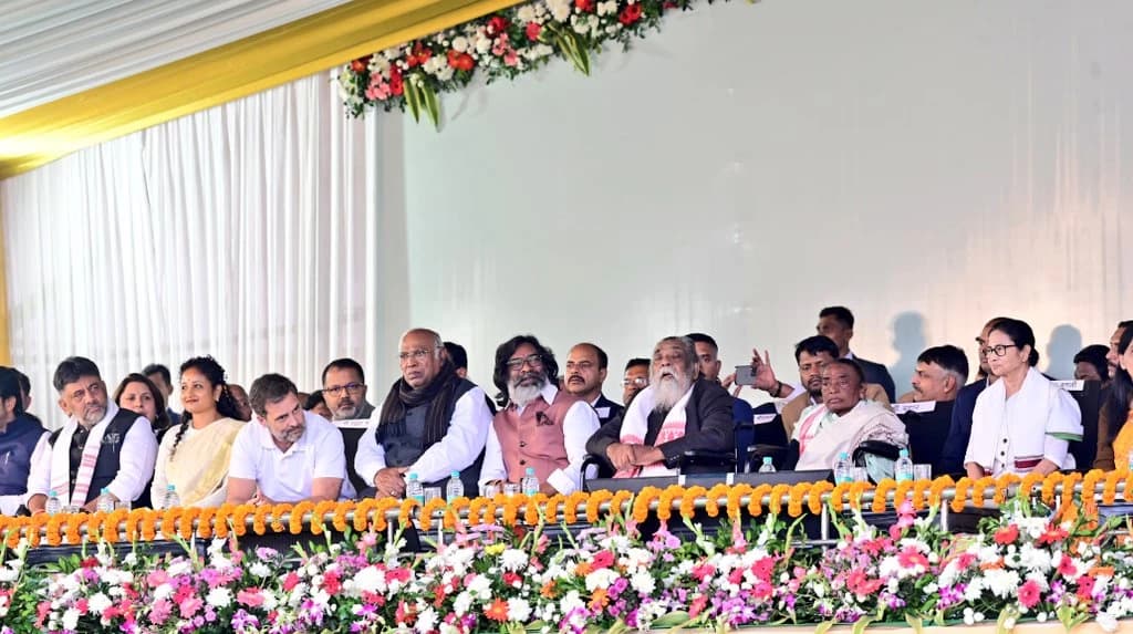 Hemant Soren Sworn in as 14th Chief Minister of Jharkhand; INDIA Bloc Shows Unity in Ranchi Ceremony