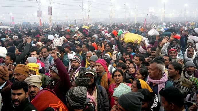 Entry Ban on Four-Wheelers, VVIP Passes Canceled: Uttar Pradesh Enforces Stringent Measures after Maha Kumbh Stampede that Claimed 30 Lives