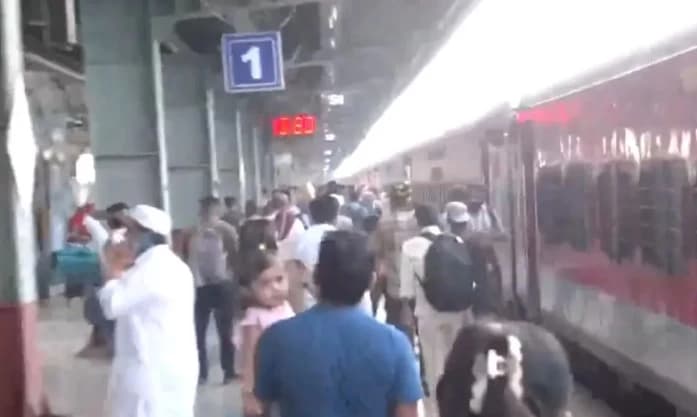 55-Year-Old Woman Raped in an Empty Train at Bandra Terminus, Accused Arrested