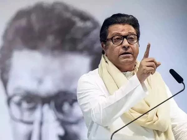 “Must break free from blind faith…”: Raj Thackeray Mocks Kumbh Mela Rituals, Questions Ganga’s Cleanliness