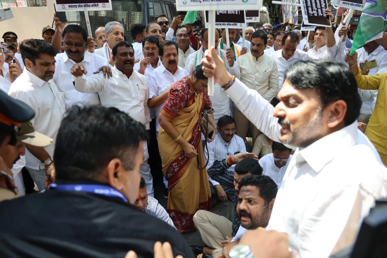 Congress Protests in Dadar against Centre’s “Misuse” of ED, Slams Modi Government for for Targeting Opposition