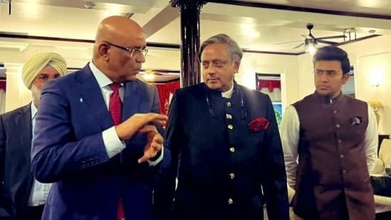 “Stupid Jokers…”: Asaduddin Owaisi Slams Pakistan PM and Army Chief Over Fake Photo Row