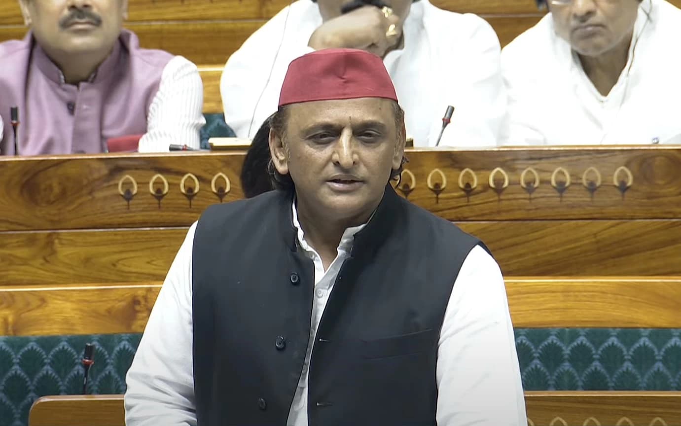 “How it happened yesterday…?” Akhilesh Yadav Questions Operation Sindoor Ceasefire and Timing of Operation Mahadev