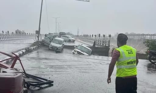 Heavy Rains Wreak Havoc in Jammu and Kashmir: Nine Dead, Roads Cut Off, Rivers Overflowing