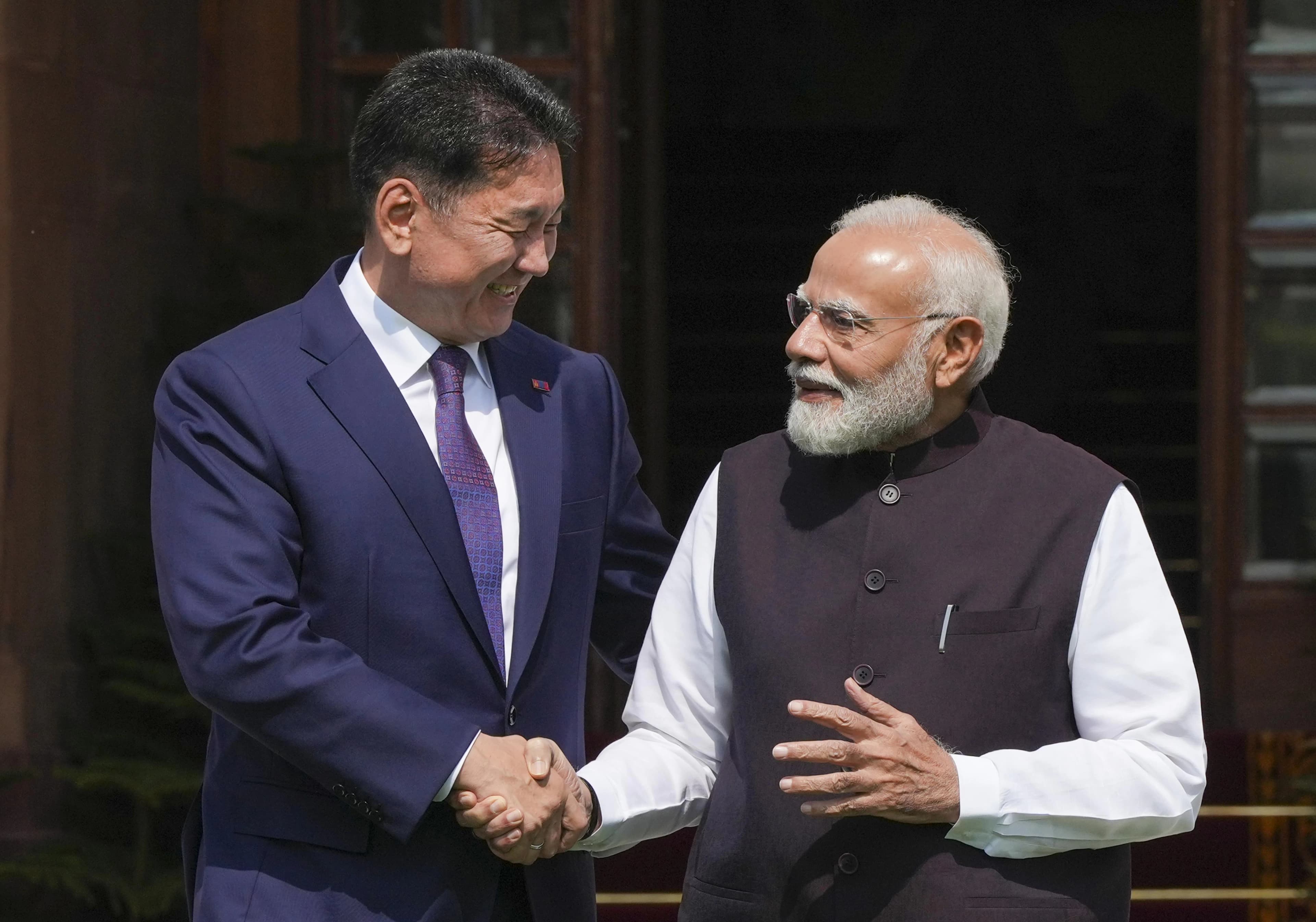 Mongolian President in Delhi: Free E-Visas, Oil Refinery, Defence Talks