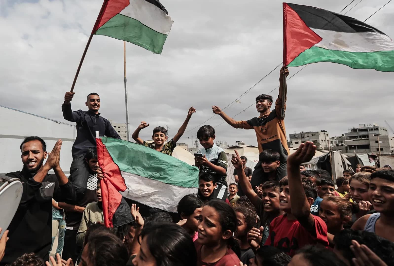 Israeli Forces Begin Phased Withdrawal from Gaza as Ceasefire Agreement Takes Effect; Trump Calls it “Momentous”